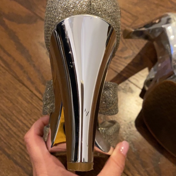 Michael kors Berkley T sparkly silver pumps - Picture 5 of 9